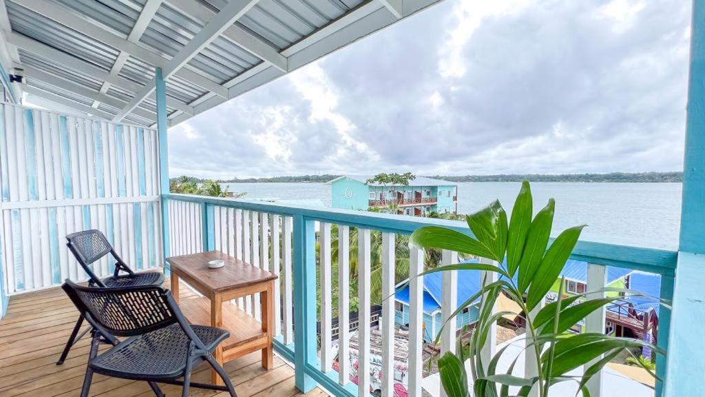 Chango'S Apartments Bocas Town Bagian luar foto